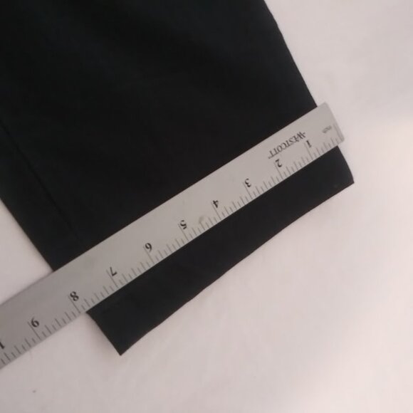 Aventura women's size 8 black and white cargo pants - Picture 10 of 14